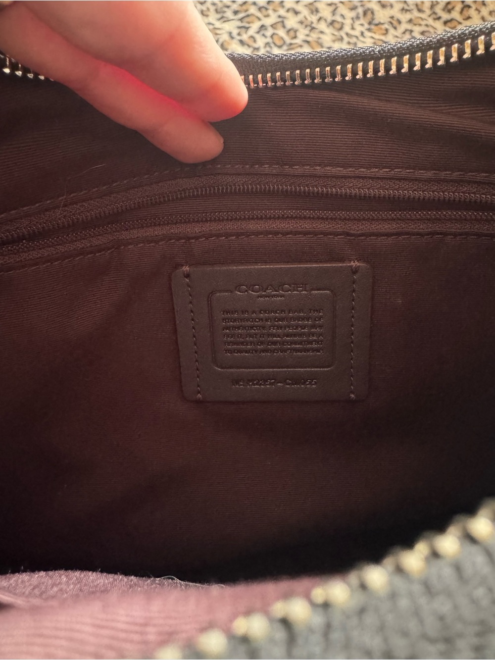 Coach Teri Hobo Bag Embossed Signature Leather - Picture 6 of 9